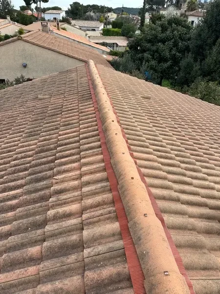 Après : faîtage à sec avec closoir ventilé – Nanterre (92)